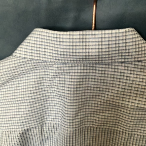 Banana Republic: Blue/White plaid Slim Fit Long Sleeve button down- S - Picture 12 of 16